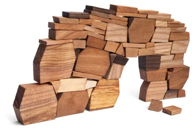 Holzbausteine Mauerspiel